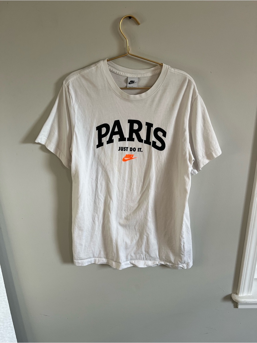 Nike Paris 'Just Do It.' Paris White Graphic T-Shirt